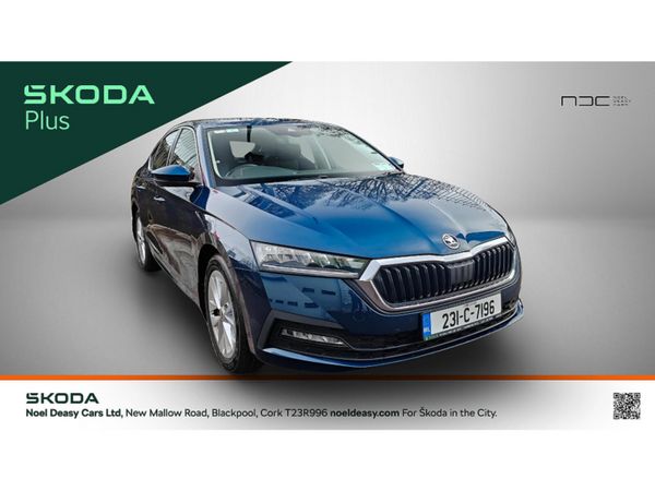 Skoda Octavia Hatchback, Petrol, 2023, Blue