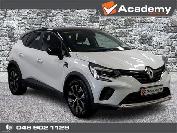 Renault Captur Hatchback, Petrol, 2022, White