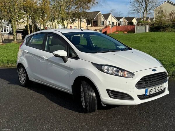 Ford Fiesta Hatchback, Petrol, 2015, White