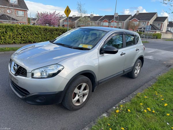 Nissan Qashqai Hatchback, Petrol, 2014, Silver