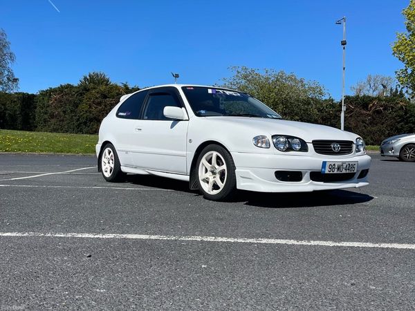 Toyota Corolla Hatchback, Petrol, 1998, White