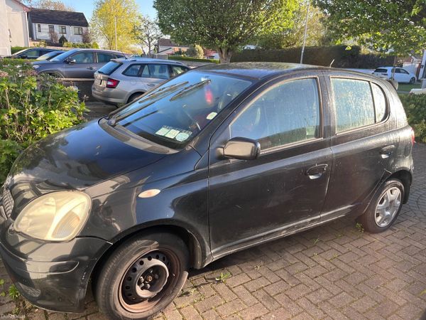 Toyota Yaris Hatchback, Petrol, 2005, Black