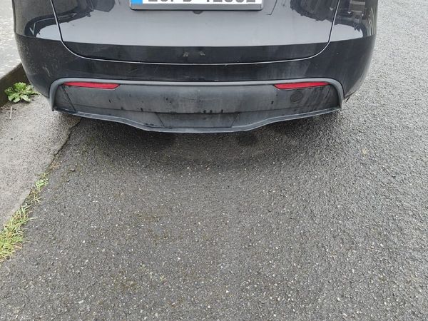 Tesla Model Y Saloon, Electric, 2023, Black