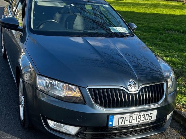 Skoda Octavia Saloon, Diesel, 2017, Grey