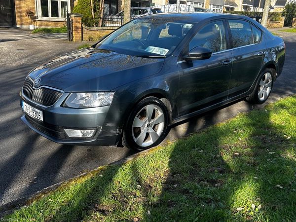 Skoda Octavia Saloon, Diesel, 2017, Grey