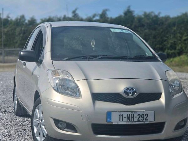 Toyota Yaris Hatchback, Diesel, 2011, Gold