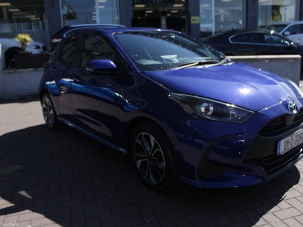 Toyota Yaris Hatchback, Petrol Hybrid, 2021, Blue