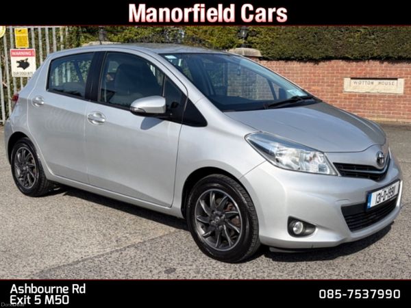 Toyota Yaris Hatchback, Petrol, 2013, Silver