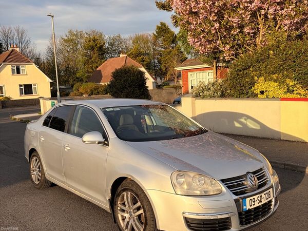 Volkswagen Jetta Saloon, Diesel, 2009, Silver