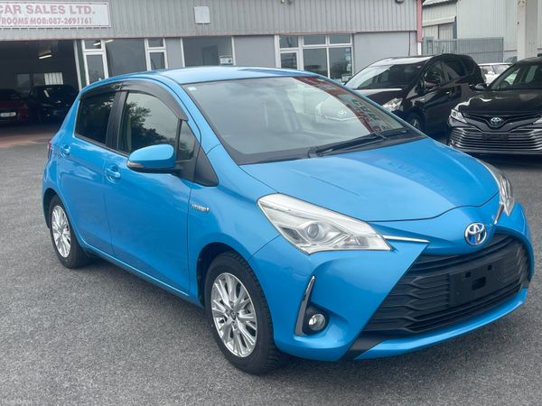 Toyota Yaris Hatchback, Petrol Hybrid, 2017, Blue