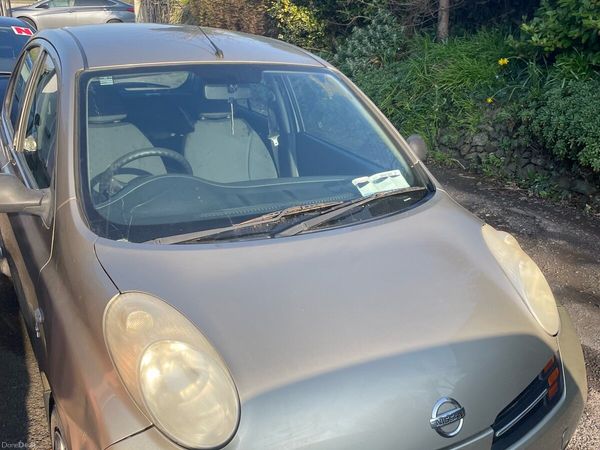 Nissan Micra Hatchback, Petrol, 2005, Gold