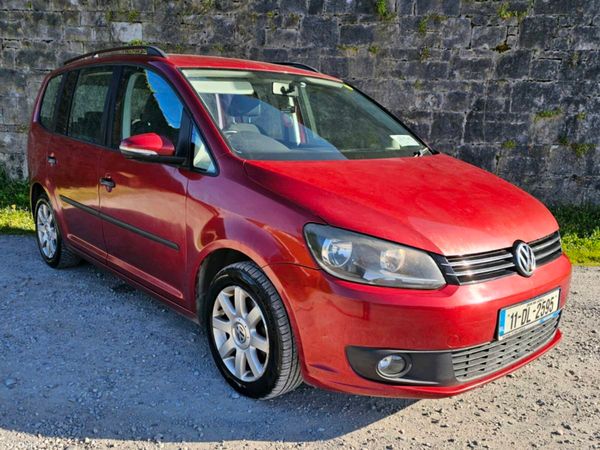 Volkswagen Touran MPV, Diesel, 2011, Red