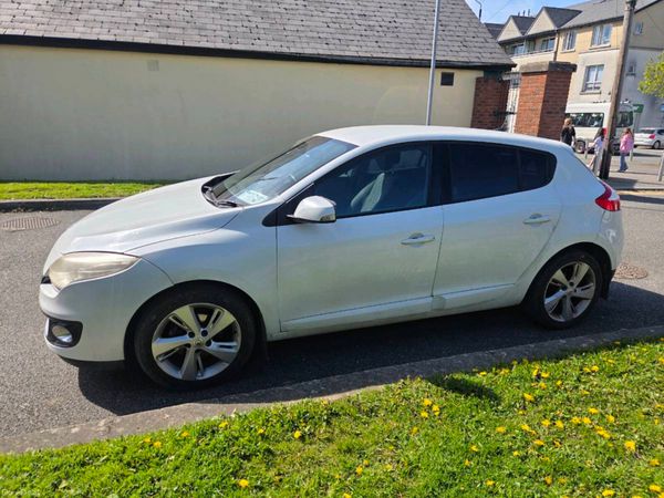 Renault Megane Hatchback, Petrol, 2012, White
