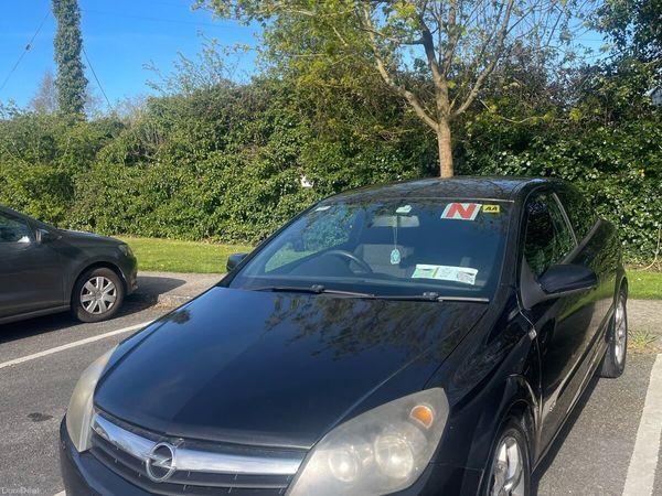 Opel Astra Hatchback, Petrol, 2006, Black