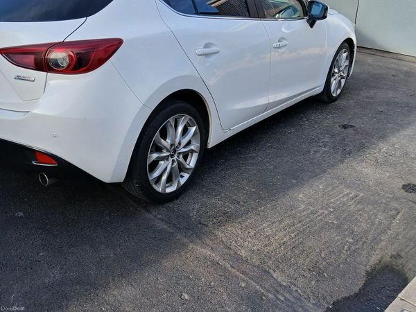 Mazda Mazda3 Hatchback, Diesel, 2016, White