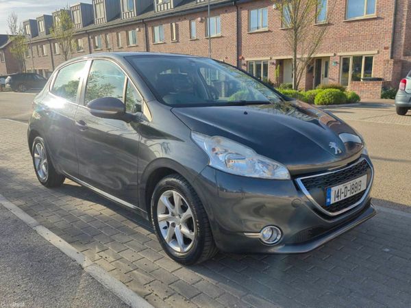 Peugeot 208 Hatchback, Petrol, 2014, Grey