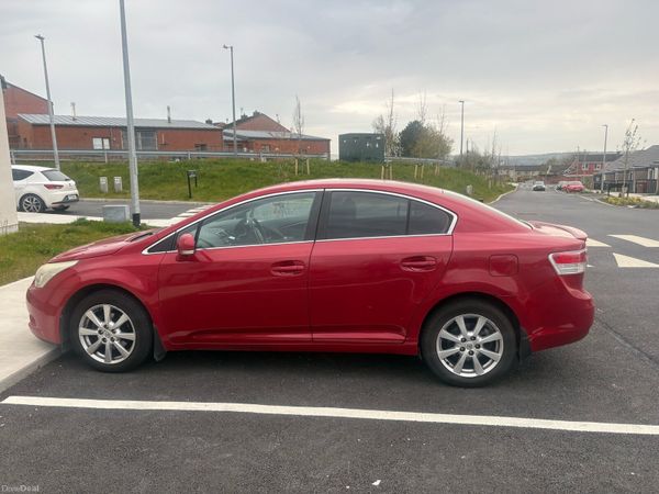 Toyota Avensis Saloon, Diesel, 2010, Red