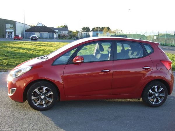 Hyundai ix20 MPV, Petrol, 2019, Red