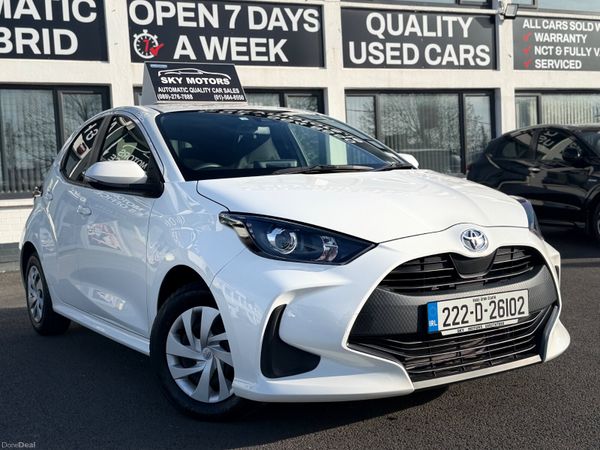 Toyota Yaris Hatchback, Petrol Hybrid, 2022, White