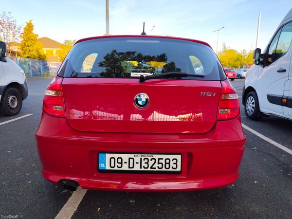 BMW 1-Series Hatchback, Petrol, 2009, Red
