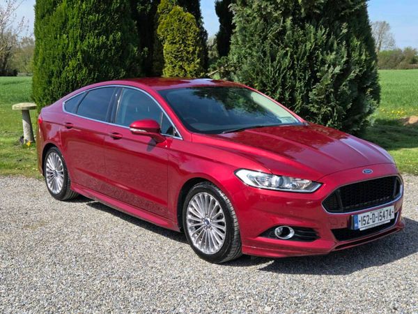 Ford Mondeo Hatchback, Petrol, 2015, Red