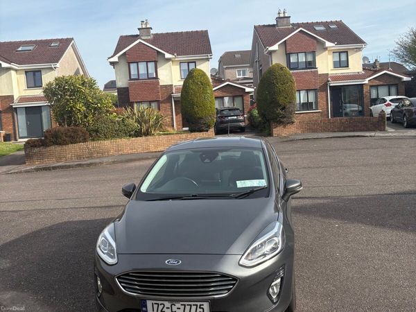 Ford Fiesta Hatchback, Petrol, 2017, Grey
