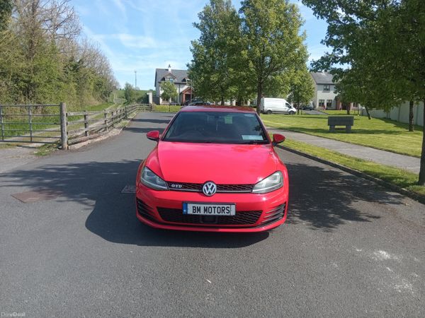 Volkswagen Golf Hatchback, Diesel, 2015, Red