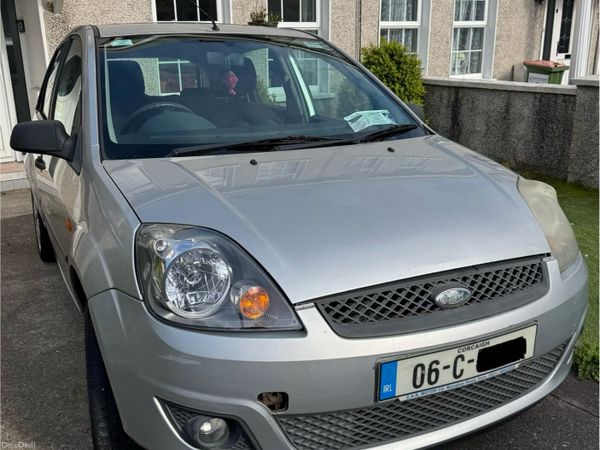 Ford Fiesta Hatchback, Petrol, 2006, Silver