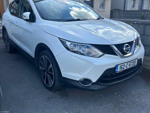 Nissan Qashqai Hatchback, Petrol, 2016, White