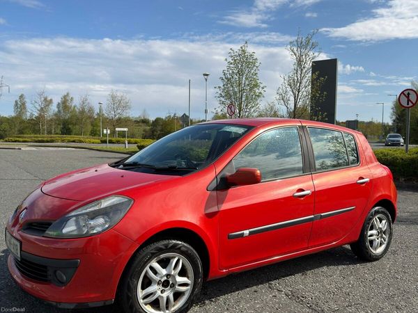Renault Clio Hatchback, Petrol, 2006, Red