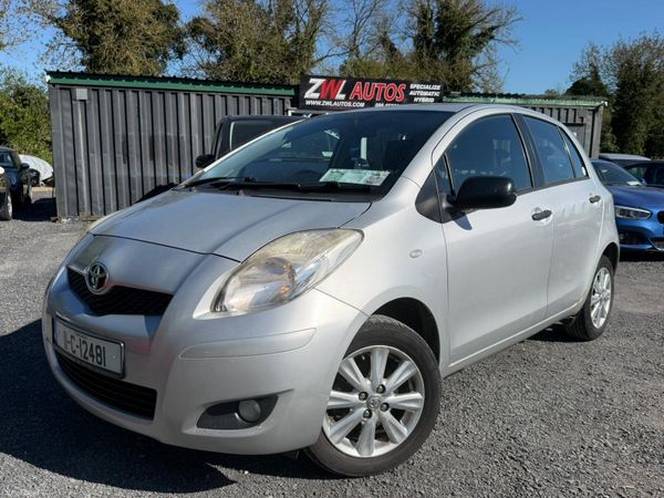 Toyota Yaris Hatchback, Petrol, 2011, Silver