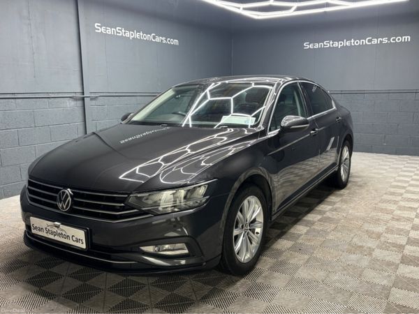 Volkswagen Passat Saloon, Diesel, 2022, Grey