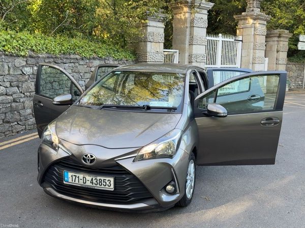 Toyota Yaris Hatchback, Petrol, 2017, Grey