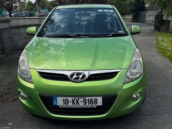 Hyundai i20 Hatchback, Petrol, 2010, Green