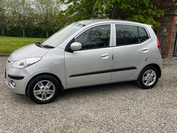 Hyundai i10 Hatchback, Petrol, 2009, Silver