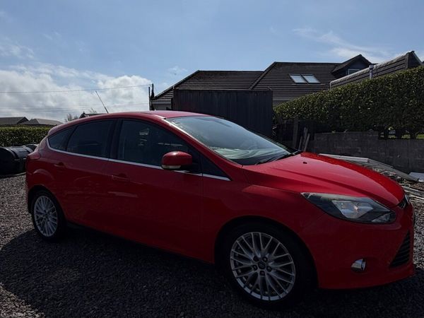 Ford Focus Hatchback, Diesel, 2013, Red