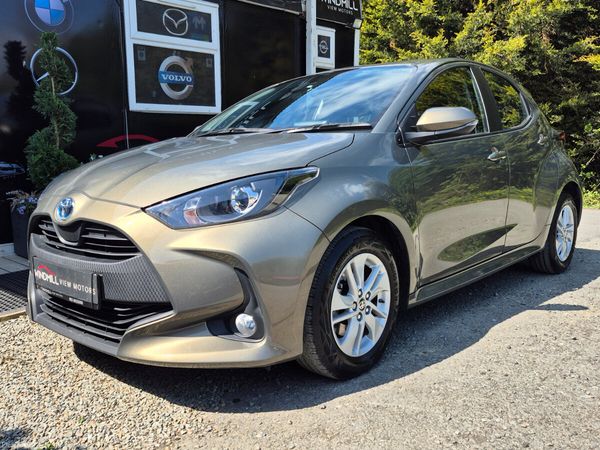 Toyota Yaris Hatchback, Petrol Hybrid, 2022, Green