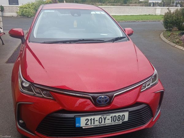 Toyota Corolla Saloon, Petrol Hybrid, 2021, Red