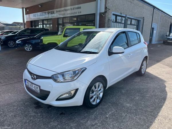 Hyundai i20 Hatchback, Diesel, 2013, White