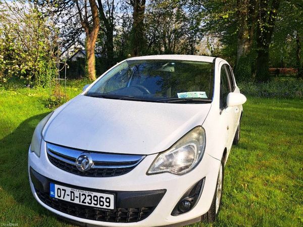 Vauxhall Corsa Hatchback, Petrol, 2007, White