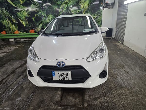Toyota Aqua Hatchback, Petrol Hybrid, 2016, White