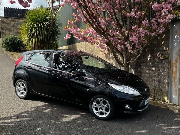 Ford Fiesta Hatchback, Diesel, 2012, Black