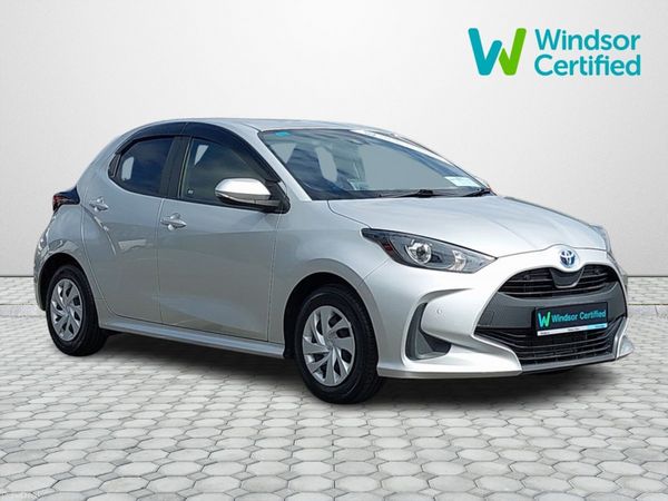 Toyota Yaris Hatchback, Petrol Hybrid, 2022, Silver