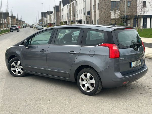 Peugeot 5008 MPV, Diesel, 2011, Grey