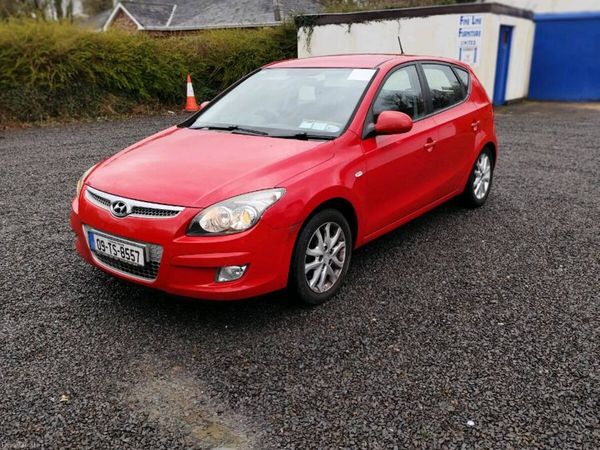 Hyundai i30 Hatchback, Petrol, 2009, Red