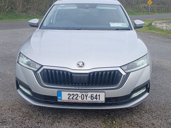 Skoda Octavia Hatchback, Diesel, 2022, Silver