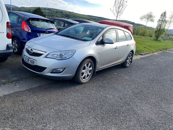 Renault Clio Hatchback, Petrol, 2013, Black