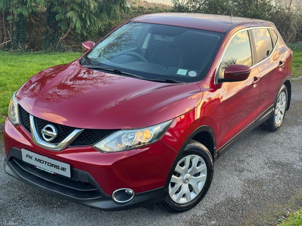 Nissan Qashqai Hatchback, Diesel, 2015, Red