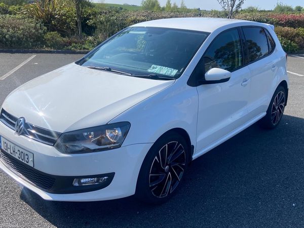 Volkswagen Polo Hatchback, Petrol, 2013, White