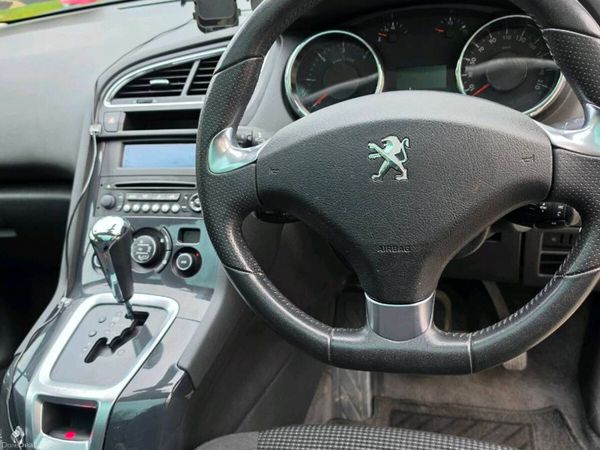 Peugeot 5008 MPV, Diesel, 2017, Grey